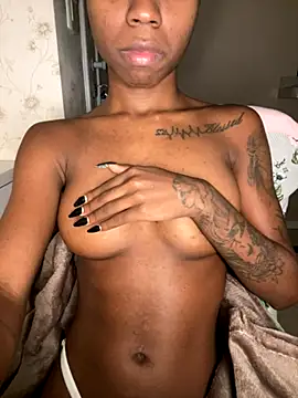 mayalouise online show from November 8, 2025, 2:26 am