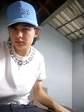 Snapshot of tom_hot20 chatting on November 13, 2025, 8:46 pm tom hot20 online show from November 13, 2025, 8:46 pm