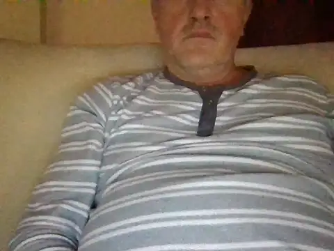 Snapshot of Cumlover5534 chatting on November 30, 2025, 9:32 am Cumlover5534 online show from November 30, 2025, 9:32 am