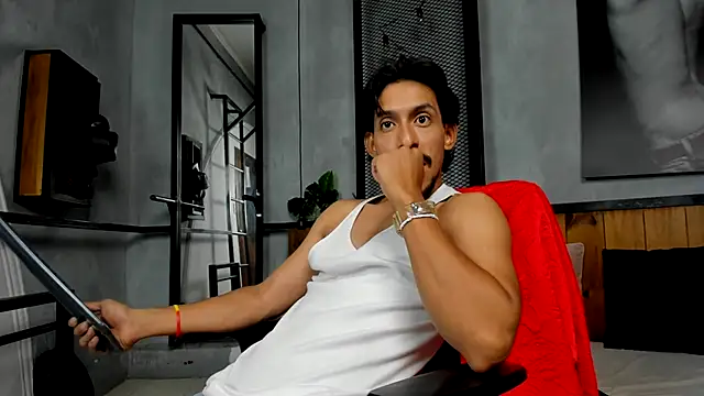 DylanRay 18 online show from November 9, 2025, 7:18 pm