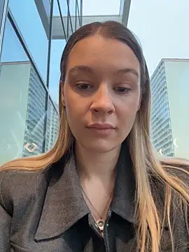 Snapshot of SashaCatt chatting on November 10, 2025, 7:57 am SashaCatt online show from November 10, 2025, 7:57 am