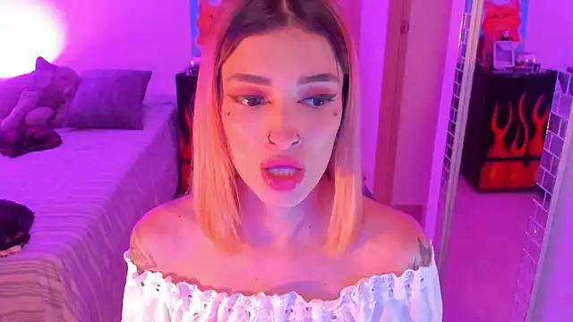 Snapshot of rotwallace chatting on February 22, 2026, 10:22 pm rotwallace online show from February 22, 2026, 10:22 pm