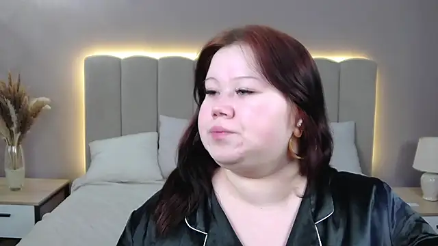 Snapshot of EvaNova_ chatting on February 9, 2026, 10:24 am EvaNova online show from February 9, 2026, 10:24 am