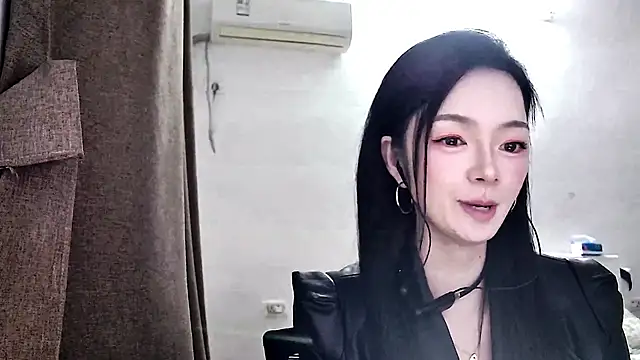 yuanyuan6369 online show from November 22, 2025, 9:41 am