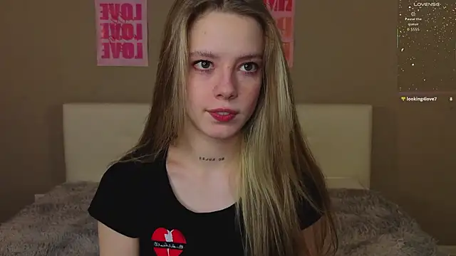 Snapshot of TiffinyMergist chatting on February 8, 2026, 6:38 pm TiffinyMergist online show from February 8, 2026, 6:38 pm