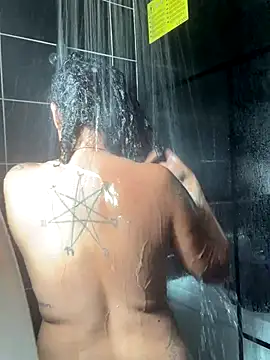 Snapshot of Yara85 chatting on November 8, 2025, 2:09 pm Yara85 online show from November 8, 2025, 2:09 pm