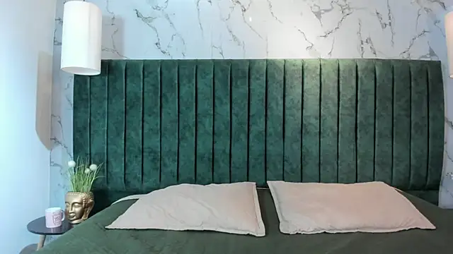 Noah dupont  online show from December 22, 2025, 11:43 am