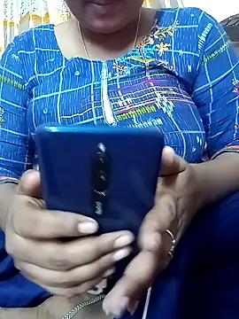 Snapshot of CuteMahi1 chatting on November 8, 2025, 4:43 pm CuteMahi1 online show from November 8, 2025, 4:43 pm