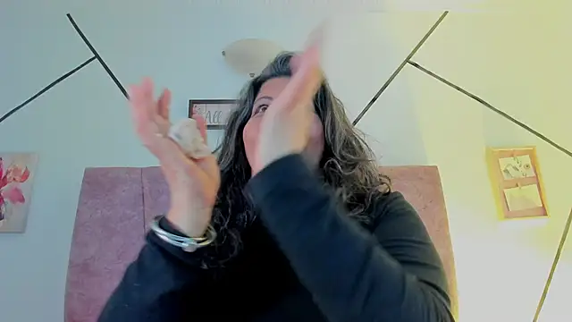 Victoriaa Anderson online show from January 9, 2026, 12:23 pm