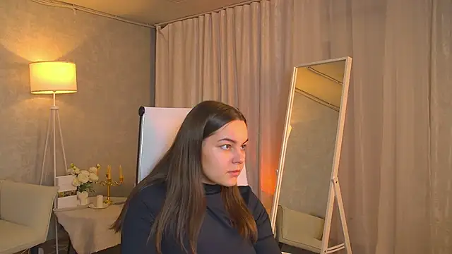 FrancescaCavaliere online show from November 21, 2025, 9:30 am