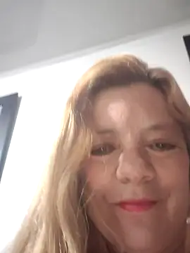 karlaanqui1 online show from April 23, 2026, 9:49 am