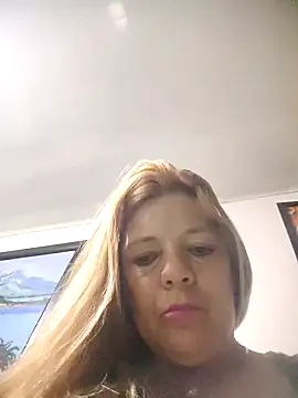 karlaanqui1 online show from April 22, 2026, 10:22 am