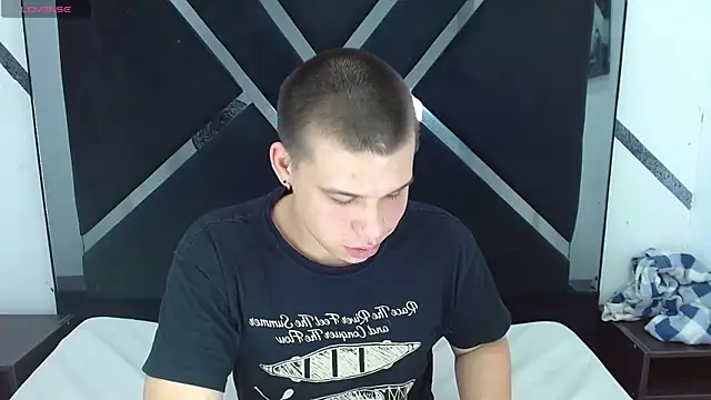 Snapshot of Liam_York_ chatting on November 12, 2025, 3:27 pm Liam York online show from November 12, 2025, 3:27 pm