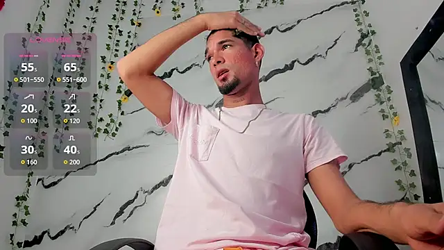 Carlitos sexy online show from December 1, 2025, 2:07 pm