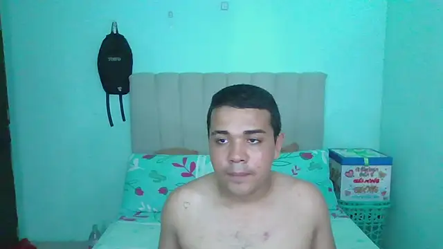 hot boyy11 online show from November 10, 2025, 3:33 am