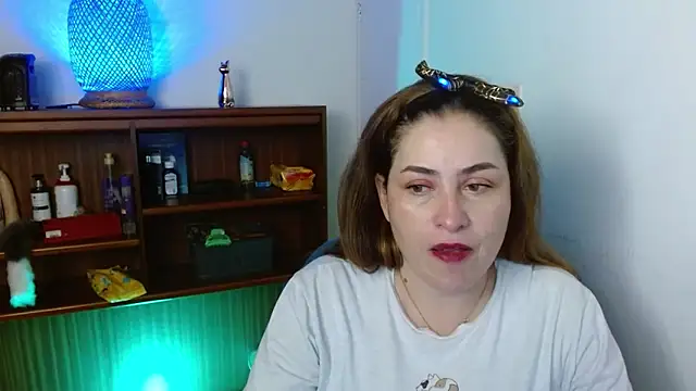 dayan hanks online show from April 18, 2026, 2:03 am