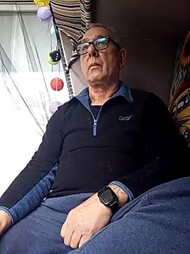 Snapshot of andy-1961 chatting on November 30, 2025, 12:50 pm andy-1961 online show from November 30, 2025, 12:50 pm