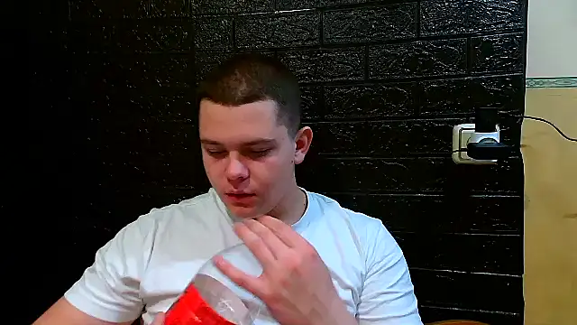 Snapshot of CuteButNaughty_ chatting on December 1, 2025, 9:04 pm CuteButNaughty online show from December 1, 2025, 9:04 pm