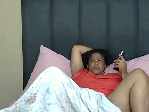 bigsexymama2 online show from December 22, 2025, 12:27 pm