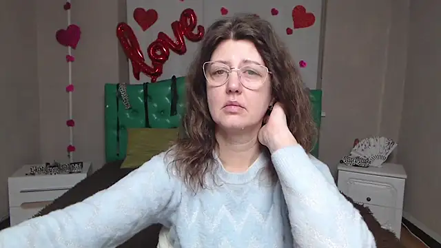 Snapshot of RoseHille chatting on February 7, 2026, 6:21 am RoseHille online show from February 7, 2026, 6:21 am