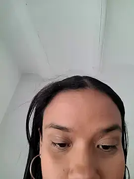 Snapshot of kyliecastell chatting on November 12, 2025, 3:27 pm kyliecastell online show from November 12, 2025, 3:27 pm