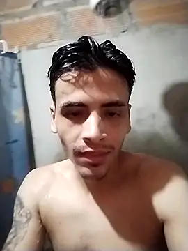 Snapshot of Andrexxxvergota chatting on December 15, 2025, 1:11 am Andrexxxvergota online show from December 15, 2025, 1:11 am