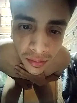 Snapshot of Andrexxxvergota chatting on December 19, 2025, 3:32 am Andrexxxvergota online show from December 19, 2025, 3:32 am