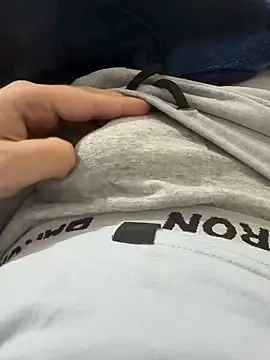 Snapshot of Alsa7erA chatting on November 10, 2025, 1:27 pm Alsa7erA online show from November 10, 2025, 1:27 pm