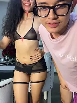 Snapshot of SAMANTHA_AND_PETER chatting on November 27, 2025, 9:48 pm SAMANTHA AND PETER online show from November 27, 2025, 9:48 pm