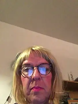 simone xdressing online show from December 29, 2024, 1:13 am