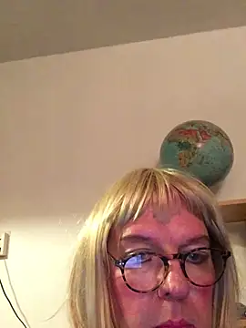 simone xdressing online show from December 22, 2024, 12:50 am