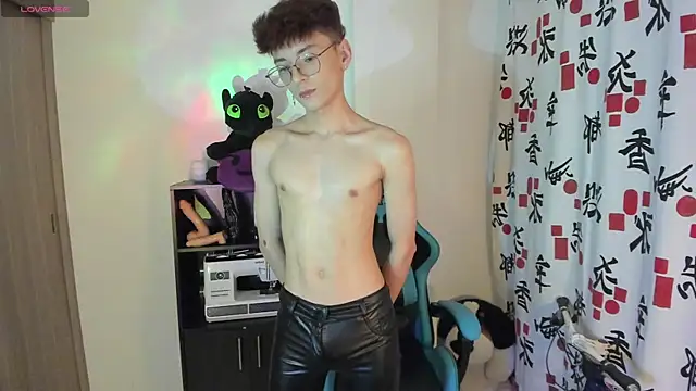 RYO BLEU  online show from April 9, 2026, 3:30 am