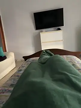 Snapshot of simeonehivd chatting on December 19, 2025, 12:51 pm simeonehivd online show from December 19, 2025, 12:51 pm