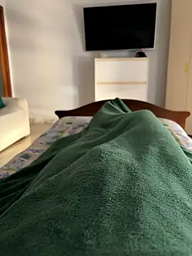 Snapshot of simeonehivd chatting on January 8, 2026, 12:22 pm simeonehivd online show from January 8, 2026, 12:22 pm