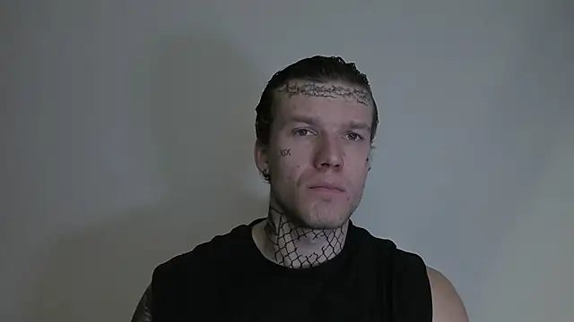 Huntall77 online show from November 13, 2025, 2:26 am