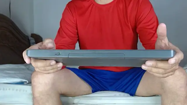 Naty wet 18 online show from November 24, 2025, 10:10 pm