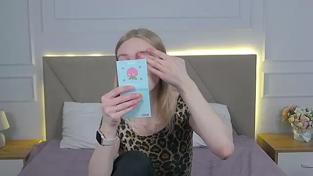 RachaelCute online show from March 15, 2026, 3:57 am