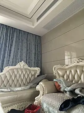 yami0824 online show from November 10, 2025, 7:57 am