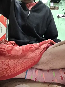 Snapshot of Geeta-143 chatting on November 15, 2025, 2:32 pm Geeta-143 online show from November 15, 2025, 2:32 pm