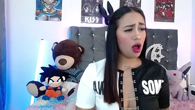 Snapshot of lunabritton1 chatting on March 1, 2026, 4:45 am lunabritton1 online show from March 1, 2026, 4:45 am