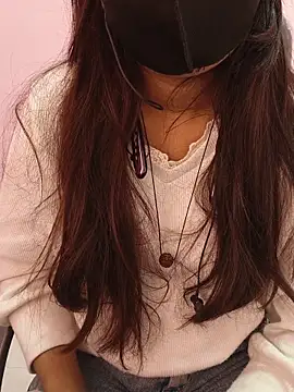 Iamyourdarling online show from November 19, 2025, 9:20 am