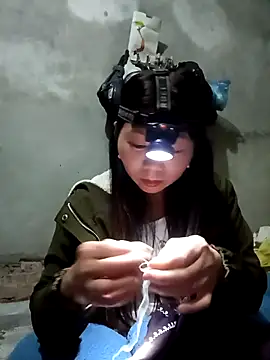 vangkt-cute online show from November 24, 2025, 3:12 pm