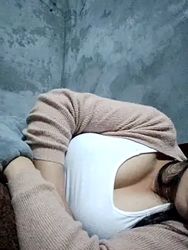 vangkt-cute online show from November 17, 2025, 1:59 pm