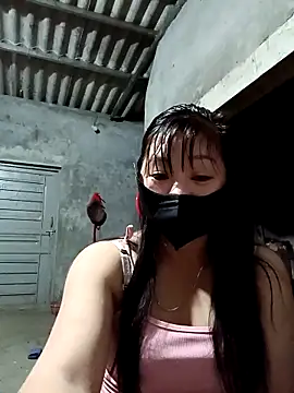 vangkt-cute online show from April 15, 2026, 8:53 pm