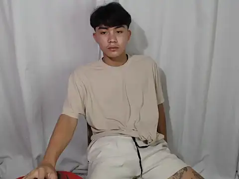 Snapshot of Mr_dave05 chatting on November 11, 2025, 12:44 pm Mr dave05 online show from November 11, 2025, 12:44 pm