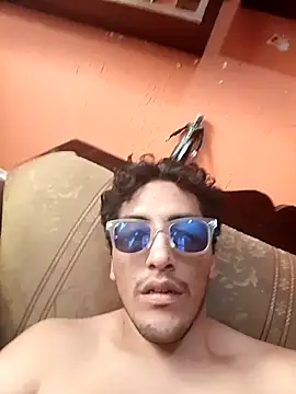 Snapshot of charlyver36 chatting on November 28, 2025, 8:53 pm charlyver36 online show from November 28, 2025, 8:53 pm