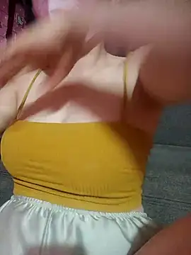 Snapshot of MiHeni chatting on December 22, 2025, 7:08 am MiHeni online show from December 22, 2025, 7:08 am