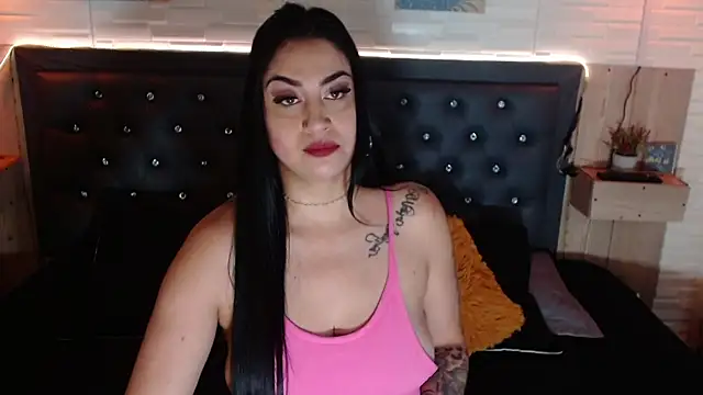 Scarlet Desire online show from November 11, 2025, 2:01 pm