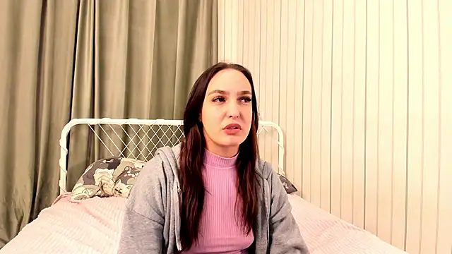 Snapshot of MishaHolme chatting on November 18, 2025, 8:12 pm MishaHolme online show from November 18, 2025, 8:12 pm