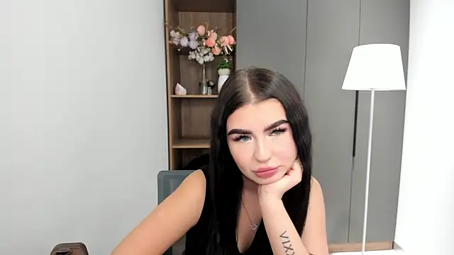 CoreenYorton online show from November 11, 2025, 6:08 am